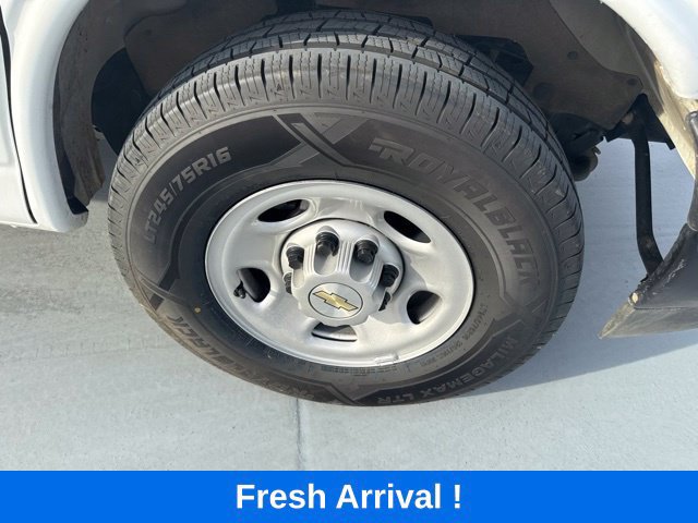 Used 2025 Chevrolet Express 2500 w/ Driver Convenience Package RWD image 18