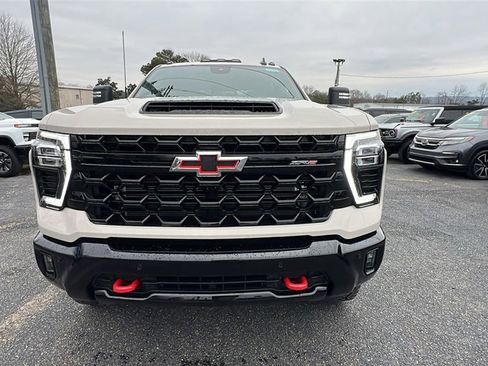 New 2026 Chevrolet Silverado 2500 ZR2 image 2