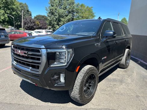 Used 2023 GMC Yukon AT4 w/ AT4 Premium Package AWD/4WD image 9
