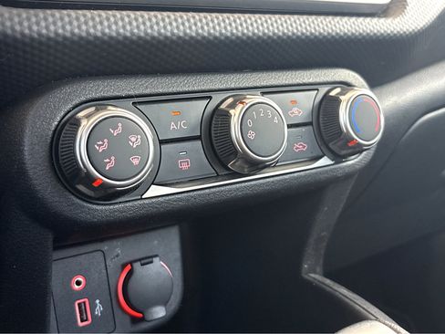 Used 2023 Nissan Kicks S image 8