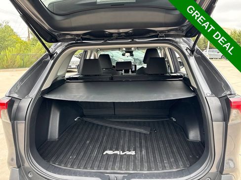 Used 2024 Toyota RAV4 XLE AWD/4WD image 10