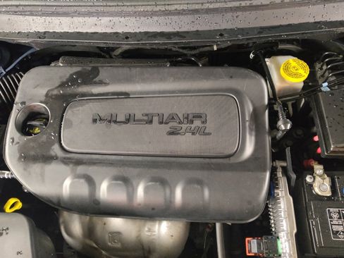 Used 2021 Jeep Cherokee Latitude FWD image 30