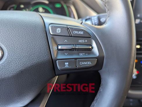 Used 2022 Hyundai Ioniq SEL image 17