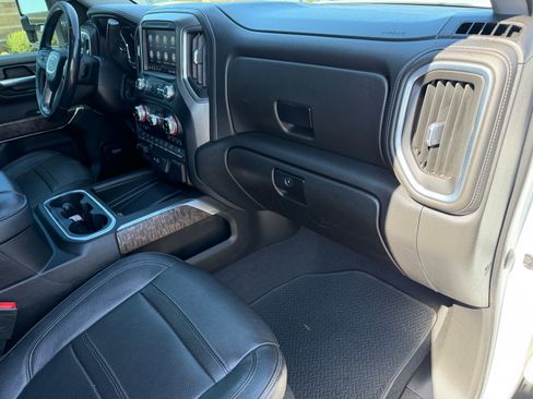 Used 2022 GMC Sierra 3500 Denali AWD/4WD image 11