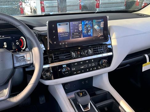 New 2026 Nissan Pathfinder SL AWD/4WD image 6