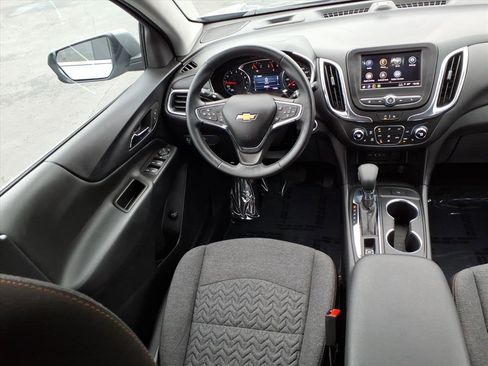 Used 2023 Chevrolet Equinox LT w/ Driver Convenience Package image 10
