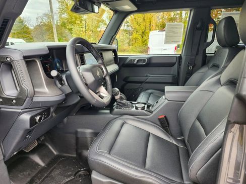 New 2025 Ford Bronco Badlands image 17