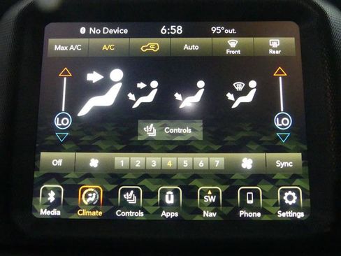 Used 2022 Jeep Wrangler Unlimited Sport AWD/4WD image 39