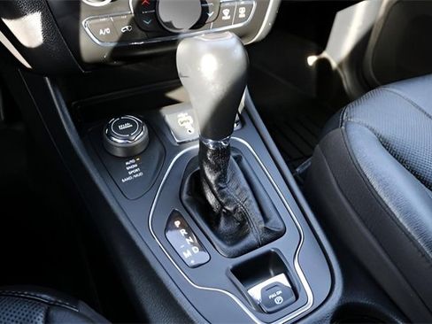 Used 2020 Jeep Cherokee High Altitude image 27