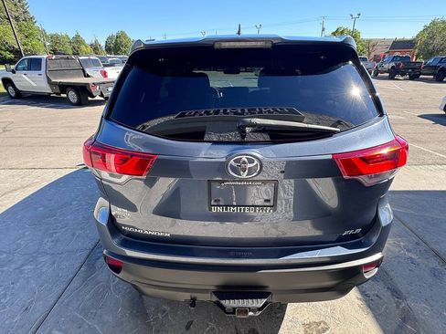 Used 2019 Toyota Highlander XLE FWD image 10