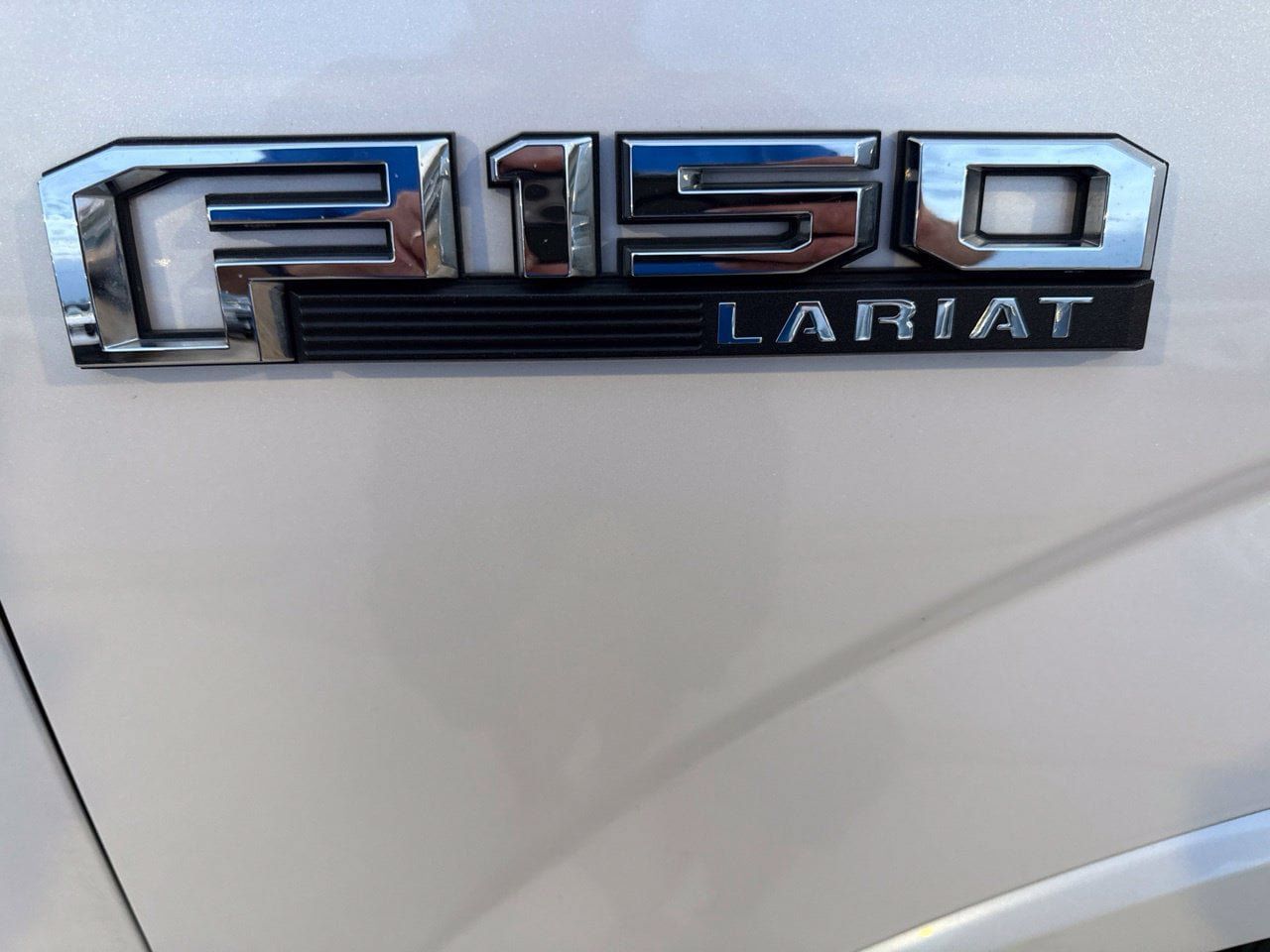 Used 2015 Ford F150 Lariat w/ Equipment Group 502A Luxury AWD/4WD image 16