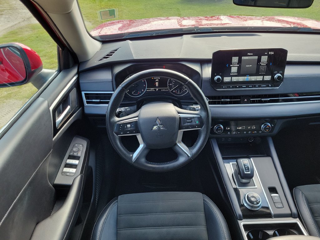 Used 2024 Mitsubishi Outlander SE Black Edition AWD/4WD image 13