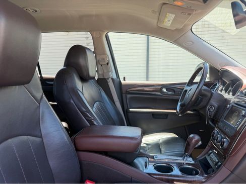 Used 2017 Buick Enclave Convenience FWD image 8