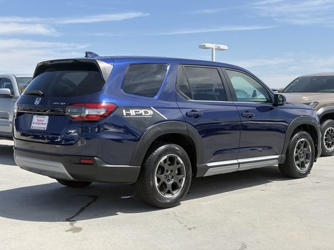 Used 2023 Honda Pilot EX-L image 3