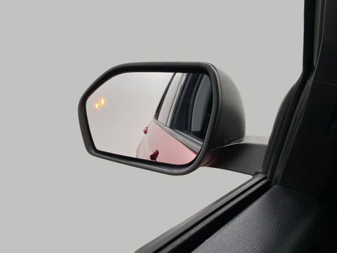 Used 2020 Ford Explorer XLT w/ Equipment Group 202A image 22