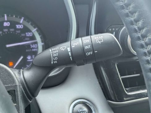 Used 2020 Toyota Highlander XLE FWD image 29