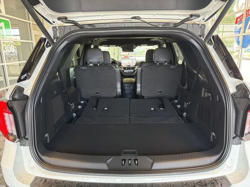 New 2026 Ford Explorer ST-Line w/ ST-Line Street Pack AWD/4WD image 13