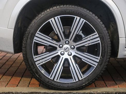 Used 2022 Volvo XC90 T8 Inscription w/ Advanced Package image 12