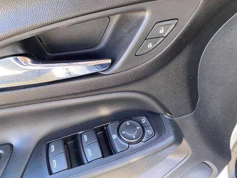 Used 2020 Chevrolet Equinox LT image 20