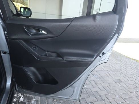 Used 2025 Chevrolet Equinox LT w/ Convenience Package II image 11