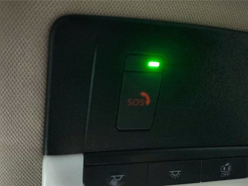 Certified 2025 Nissan Rogue SV image 44