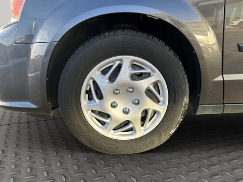 Used 2015 Dodge Grand Caravan American Value Package image 25