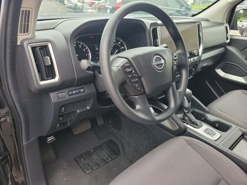 Used 2026 Nissan Frontier SV AWD/4WD image 3