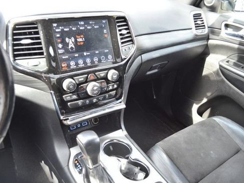 Used 2020 Jeep Grand Cherokee Altitude AWD/4WD image 24
