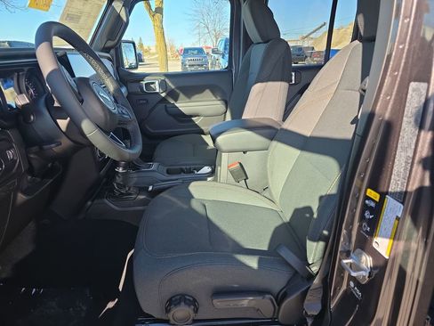 New 2026 Jeep Gladiator Sport image 8