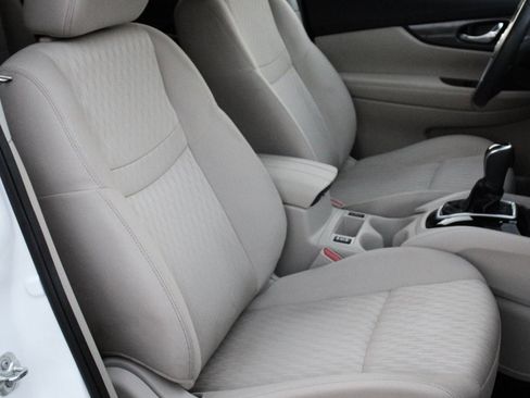 Used 2018 Nissan Rogue SV image 24