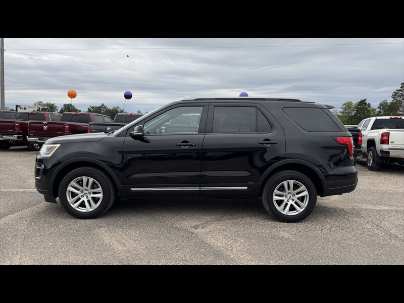Used 2018 Ford Explorer XLT w/ Equipment Group 201A AWD/4WD image 8