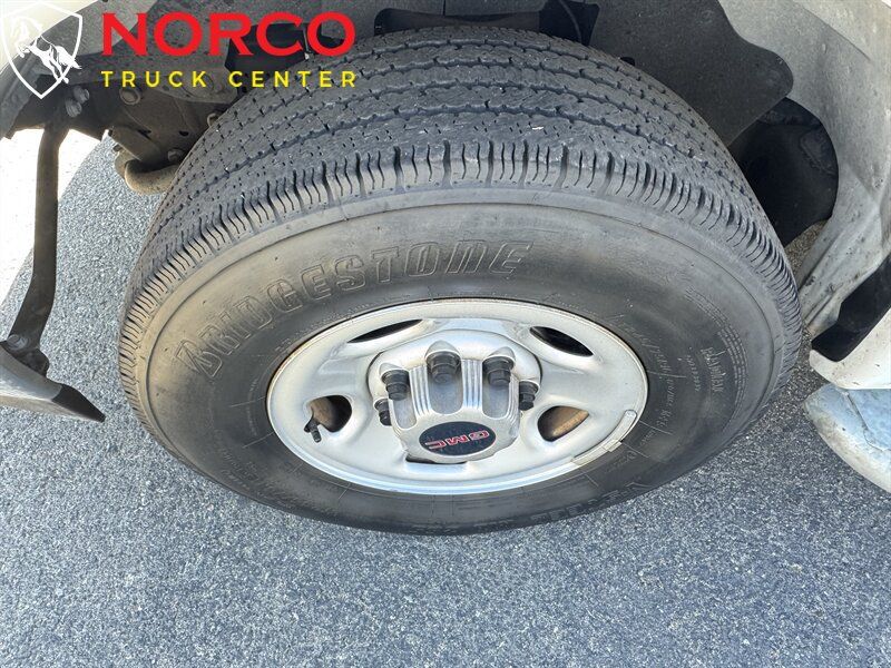 Used 2023 GMC Savana 2500 w/ Driver Convenience Package RWD image 16