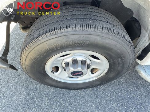 Used 2023 GMC Savana 2500 w/ Driver Convenience Package image 16