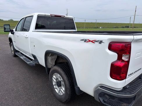 Used 2025 Chevrolet Silverado 2500 LT w/ Convenience Package AWD/4WD image 10