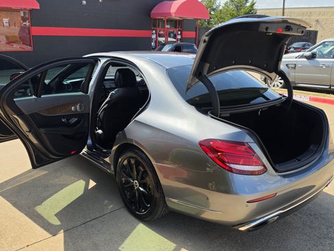 Used 2017 Mercedes-Benz E 300 w/ Premium 3 Package image 21