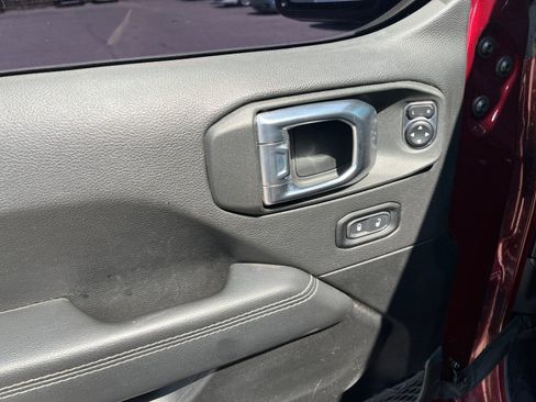 Used 2021 Jeep Wrangler Unlimited Sahara w/ Safety Group AWD/4WD image 17
