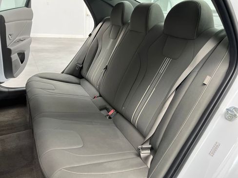 Used 2024 Hyundai Elantra SEL image 13