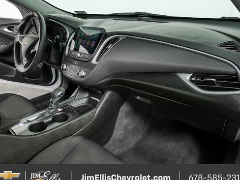 Used 2025 Chevrolet Malibu LT FWD image 21