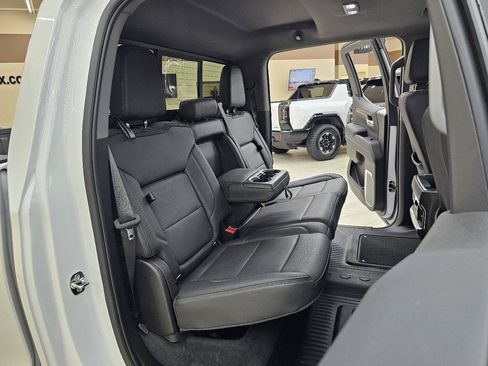 Used 2025 GMC Sierra 1500 Denali w/ Denali Reserve Package AWD/4WD image 24