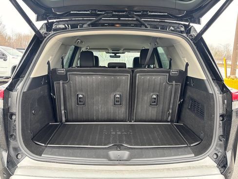 Used 2025 Nissan Pathfinder SL w/ Cargo Package AWD/4WD image 10