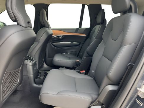 Used 2025 Volvo XC90 T8 Plus w/ Protection Package Premier AWD/4WD image 7