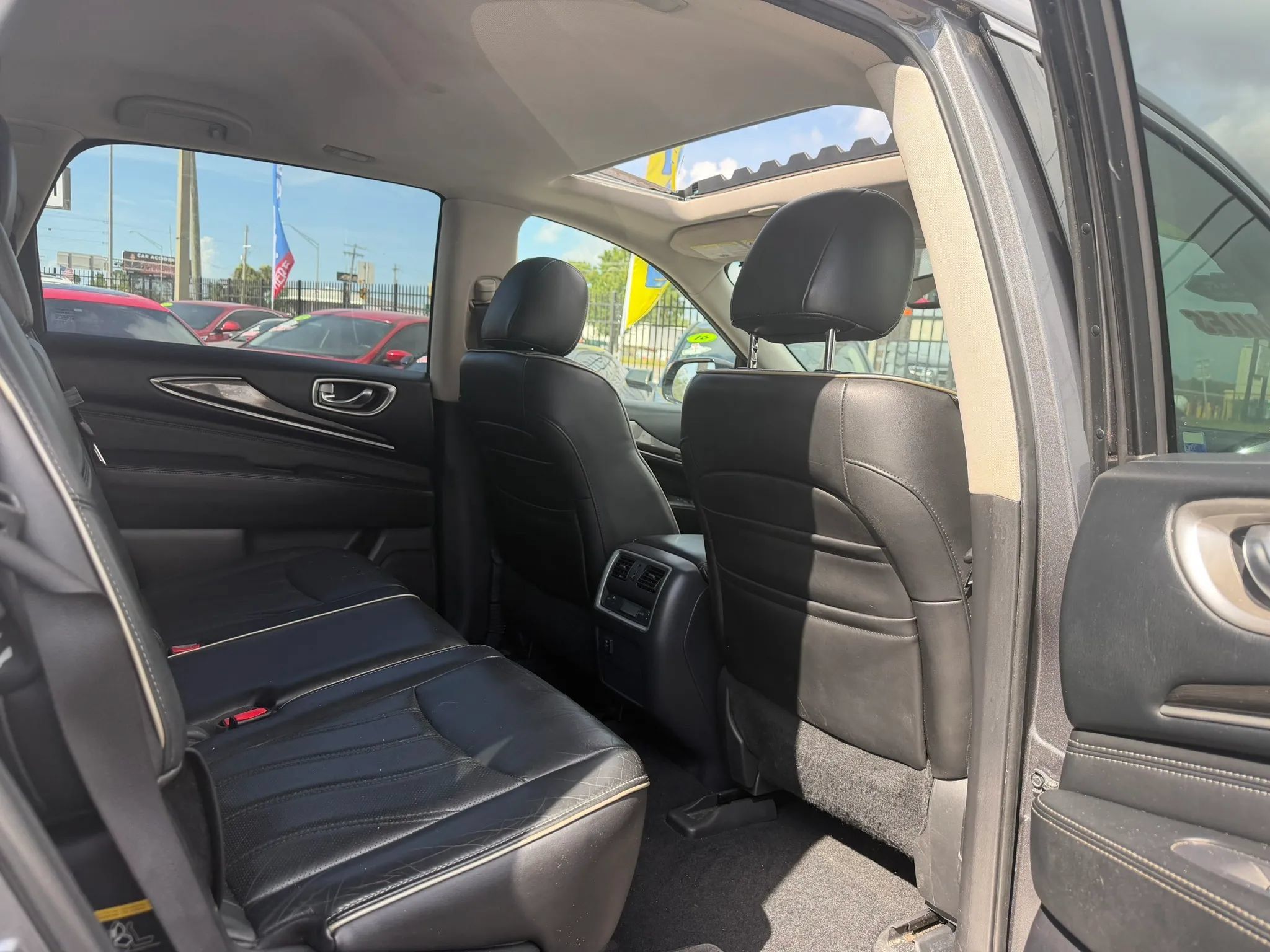 Used 2017 INFINITI QX60 Luxe w/ Premium Plus Package AWD/4WD image 11