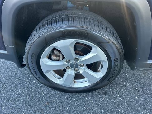 Used 2018 Jeep Compass Latitude w/ Popular Equipment Group image 12