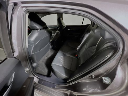 Used 2023 Toyota Camry SE image 29