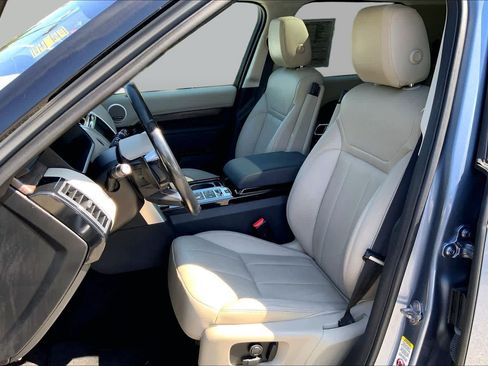 Used 2018 Land Rover Discovery HSE AWD/4WD image 9