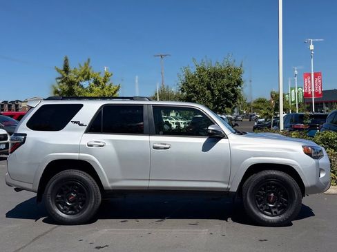 Certified 2023 Toyota 4Runner TRD Off-Road Premium w/ Moonroof Package AWD/4WD image 6