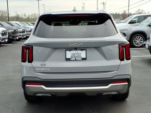 Used 2025 Kia Sorento SX image 33