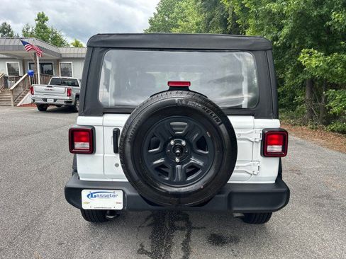 Used 2020 Jeep Wrangler Sport AWD/4WD image 4