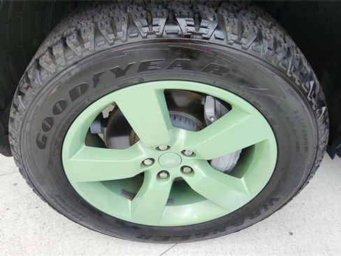 Used 2023 Land Rover Defender 110 75th Limited Edition image 57