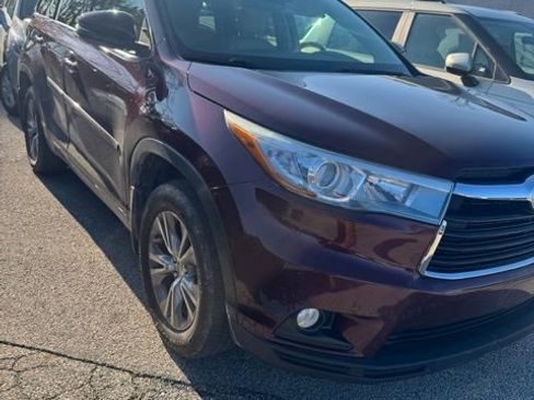 Used 2015 Toyota Highlander XLE image 2